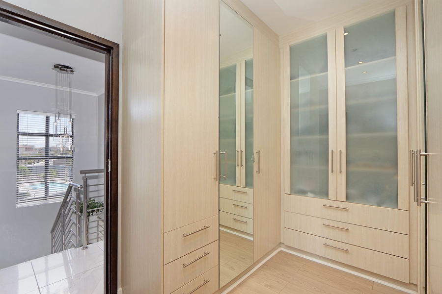 4 Bedroom Property for Sale in Parklands North Western Cape